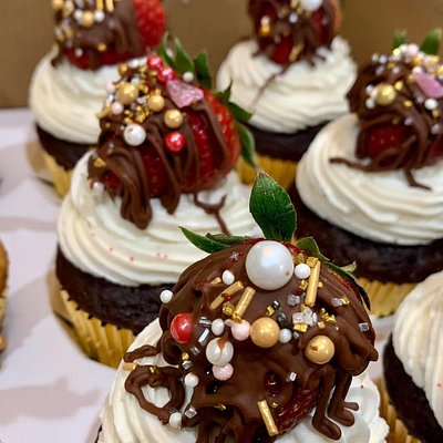 Chocolate Strawberry Cupcakes
