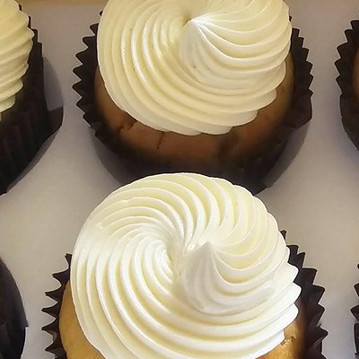 Vanilla Cupcakes + Vanilla Buttercream (Box of 9)