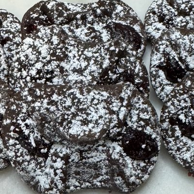 Powder Chocolate Pinches With Raspberry Jelly 