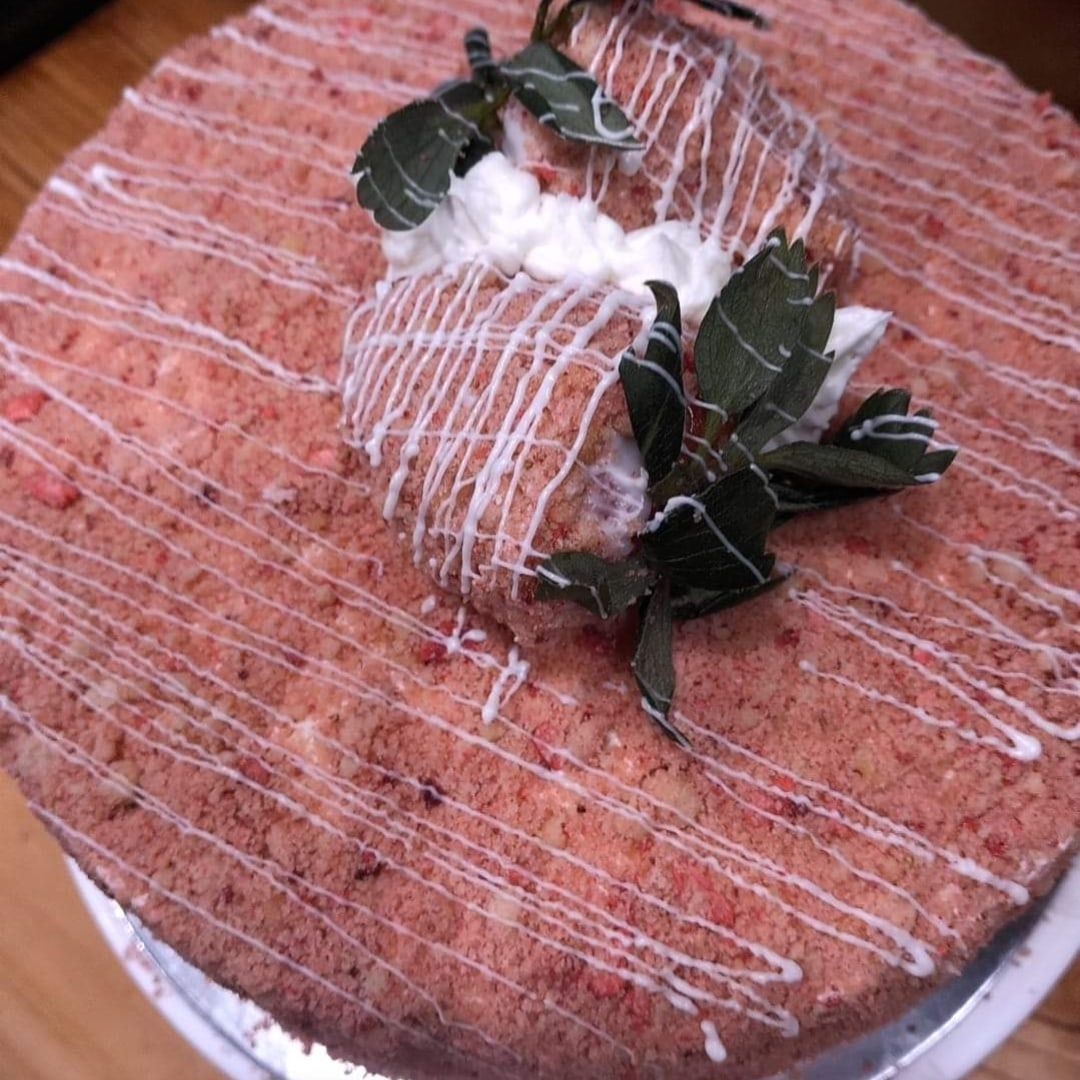 Strawberry Crunch Cake