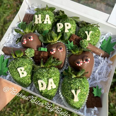 Custom Strawberries: 9 Count