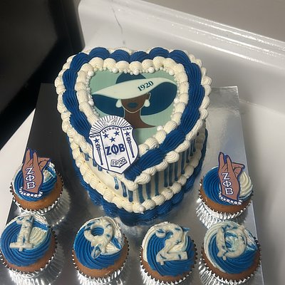 6 Inch Cake & 6-8 Cupcakes 