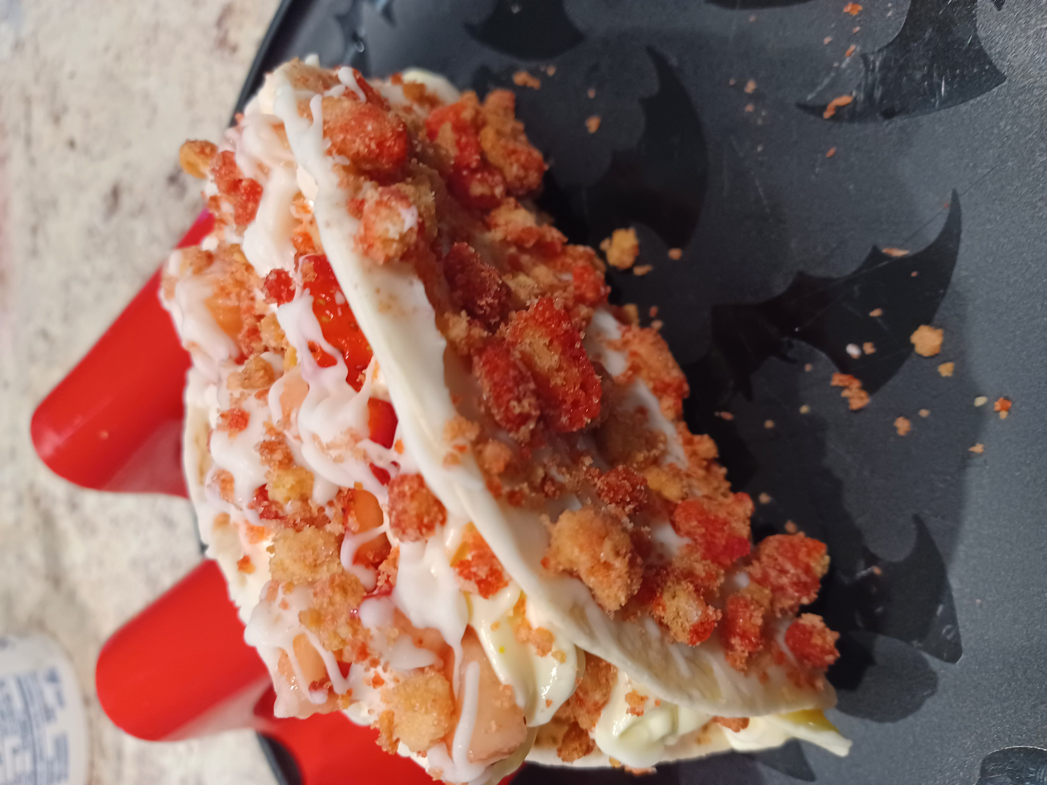 Strawberry Crunch 🍓 Cream Cheese Taco