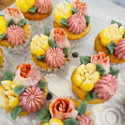 Custom Mini Cupcakes