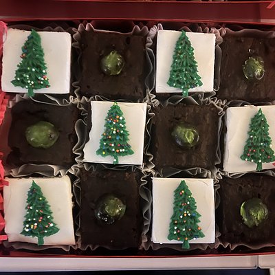12 Black Fruit Cake Bites (Mixed)