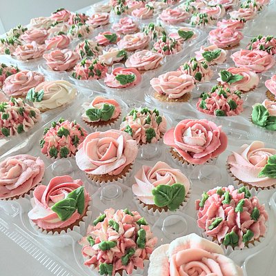 6 Simple Floral Cupcakes 