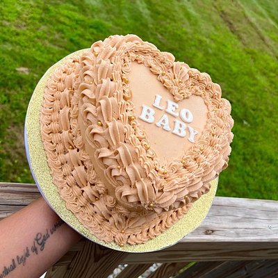 8” Vintage Heart Cake