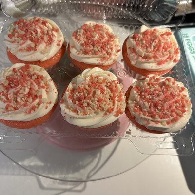 Strawberry Crunch Cupcakes 