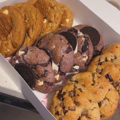 Dozen Cookie Box