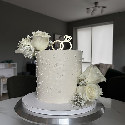 8 Inch Cake 3 Layers Round Or Heart (serves 30-35)