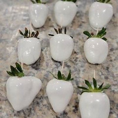 1 Dozen Regular Choclate Or White Chocolate Covered Strawberries