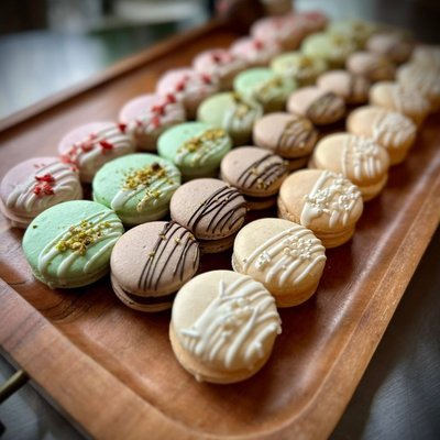 Custom Macarons
