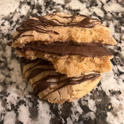 SOURDOUGH PEANUT BUTTER & DARK CHOCOLATE COOKIES