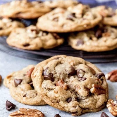 Smoked Pecan Chocolate Chip Cookies 