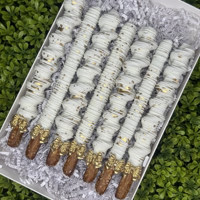 Chocolate Covered Caramel Pretzel Rods 