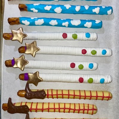 Dipped Pretzels (dozen)