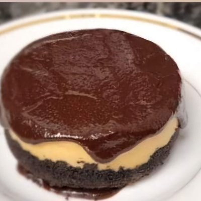 Peanut Butter Reese Cheesecakes 4"