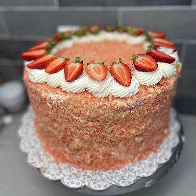 8 Inch Strawberry Crunch Cake With Cheesecake Center