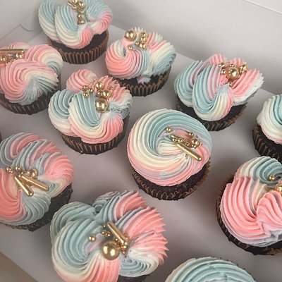 Pink And Blue Cupcakes 
