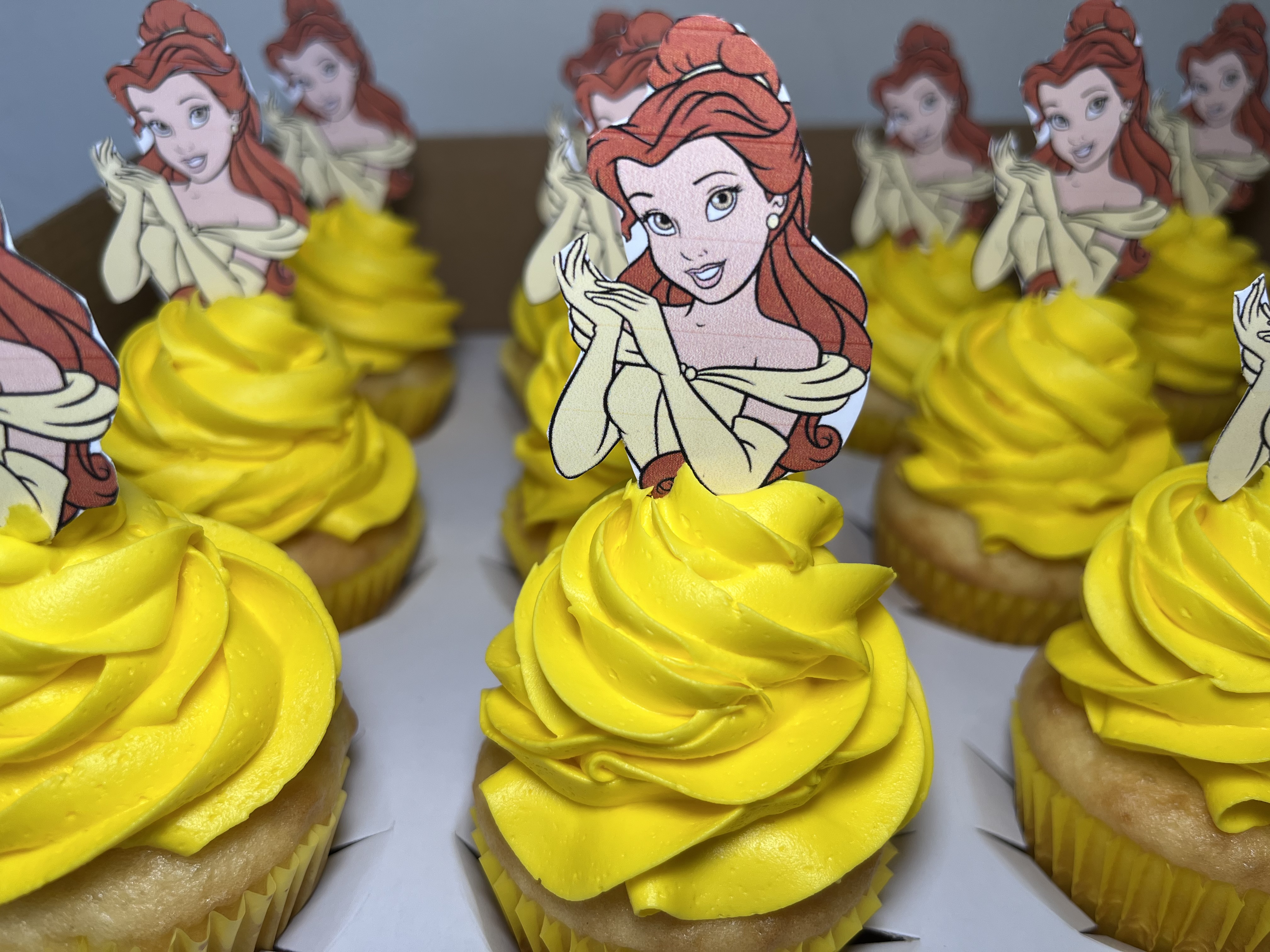 Large Size Cupcakes 🧁By The Dozen
