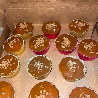 Caramel Walnut Cupcakes 