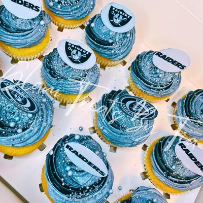  Custom Cupcakes 