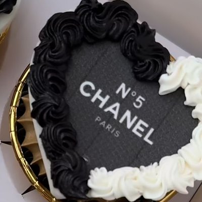 Custom Cupcakes 