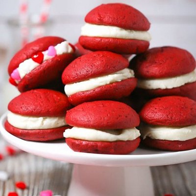 Red Velvet Whoopie Pies