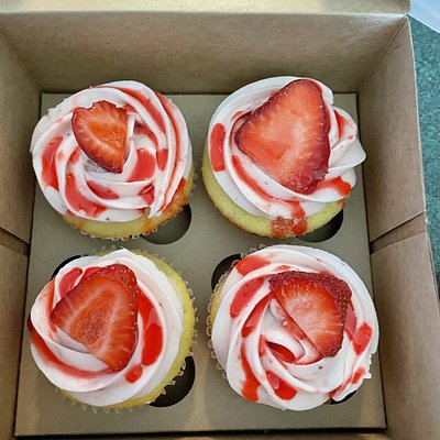 Super Strawberry Cupcake