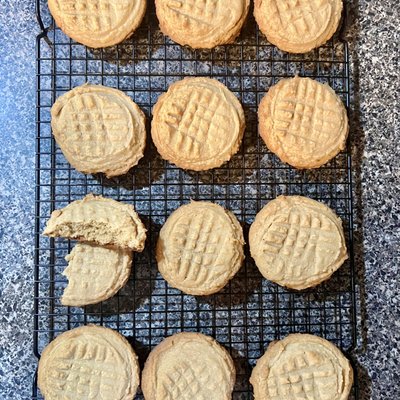 Sourdough Peanut Butter Cookies (12)