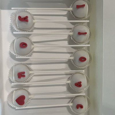 Cake Pops (1 Dozen)