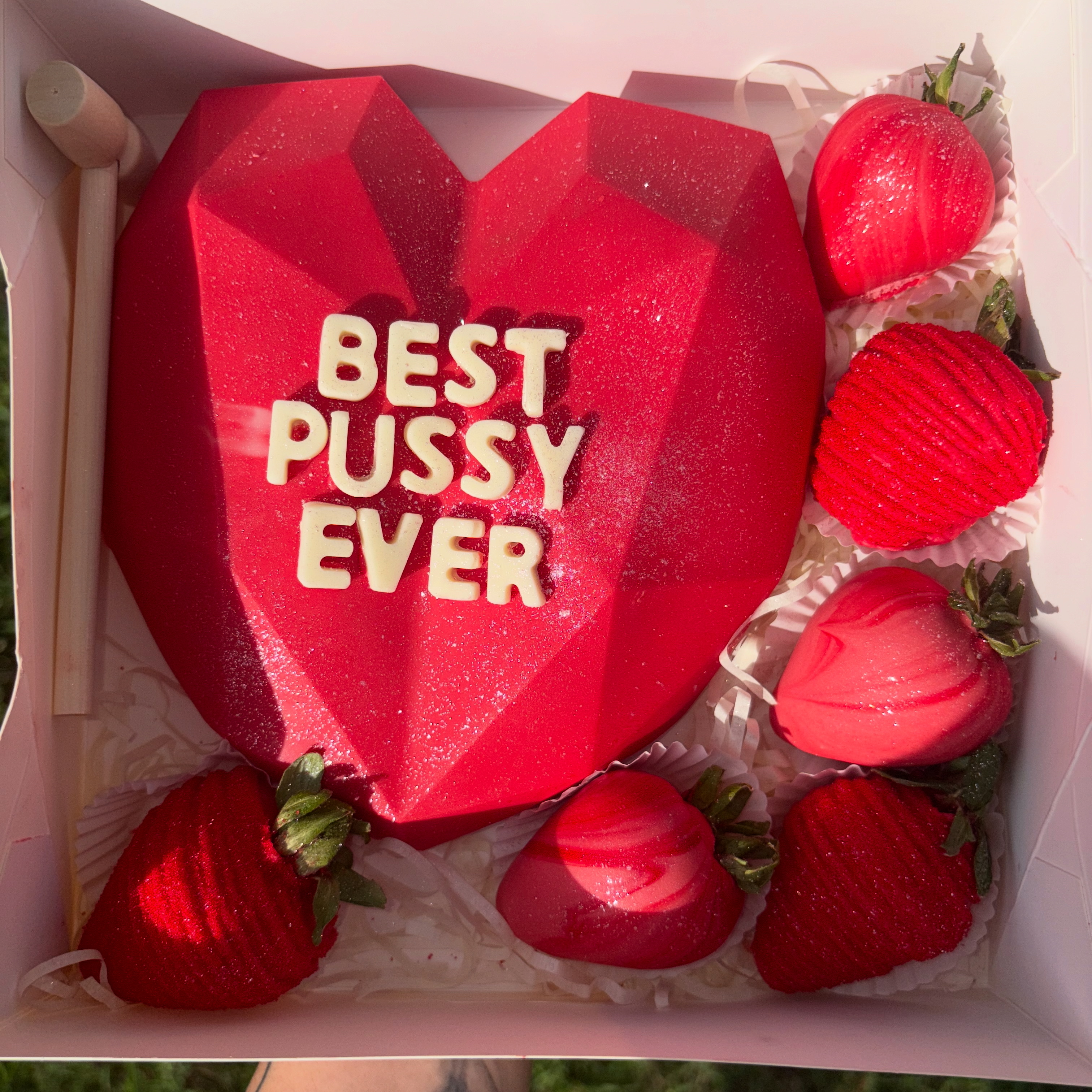 Breakable Heart + 6 Custom Berries