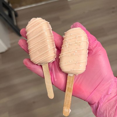 Cakesicles 