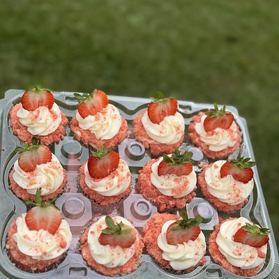 Strawberry Crunch Cupcakes