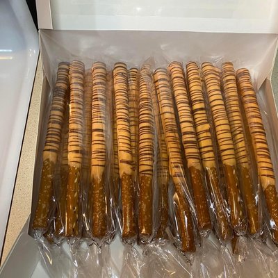 Chocolate Covered Pretzel Rods 