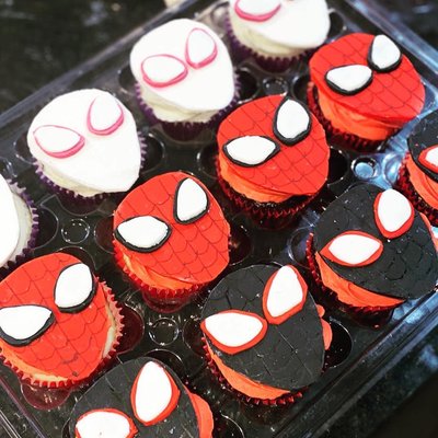 Custom Designed Cupcakes 