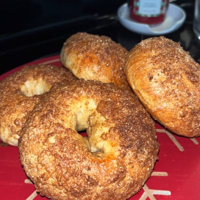 Cinnamon crunch bagels