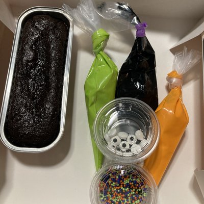 Halloween/Fall Mini cakes/Kits (specify Which Kind)