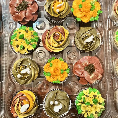 24ct. Customized Cupcakes