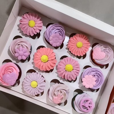 1 Dozen Floral Cupcakes