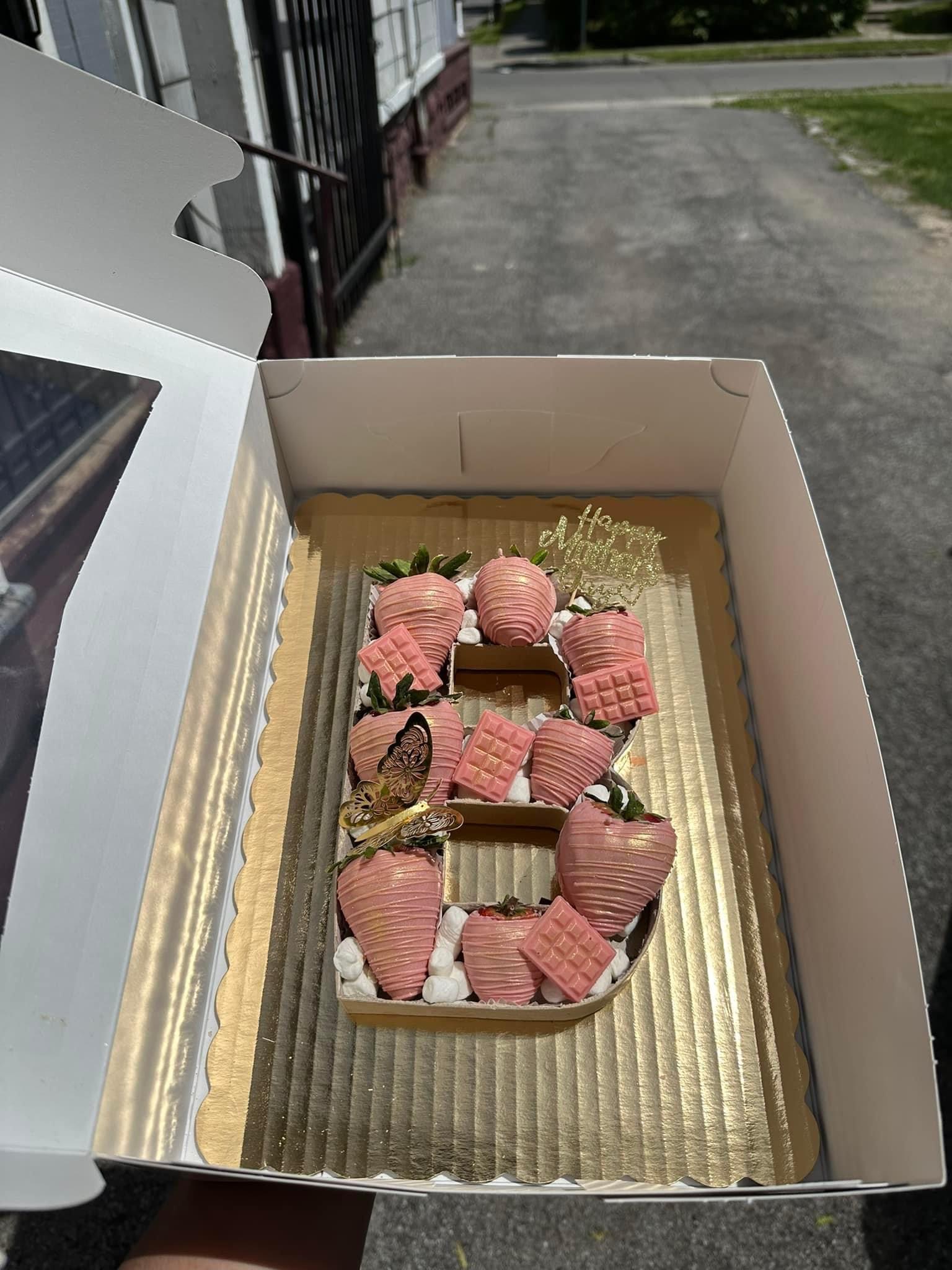 Small Letter Strawberry Box