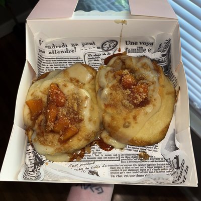 Peaches And Cream Cinnamon Rolls (4)
