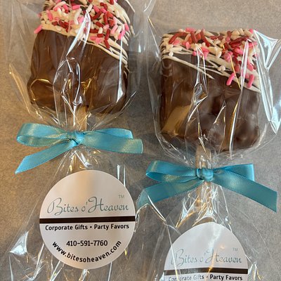 Chocolate Covered Rice Krispy Treat Pops