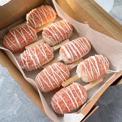 Strawberry Cheesecake Cakepops 