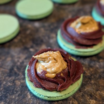 Dubai Chocolate Macaron