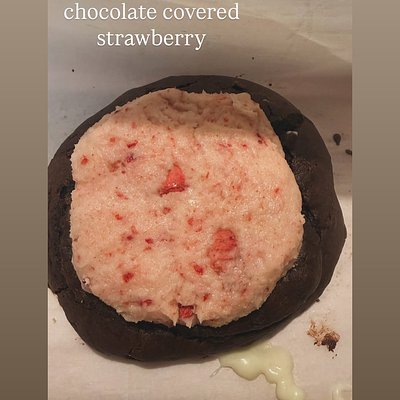 VALENTINE's DAY WK FEATURE - CHOCOLATE COVERED STRAWBERRY