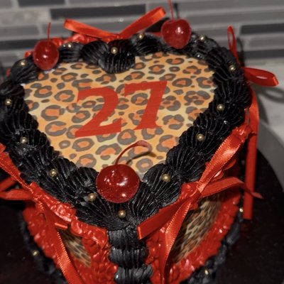 6in Heart Cake