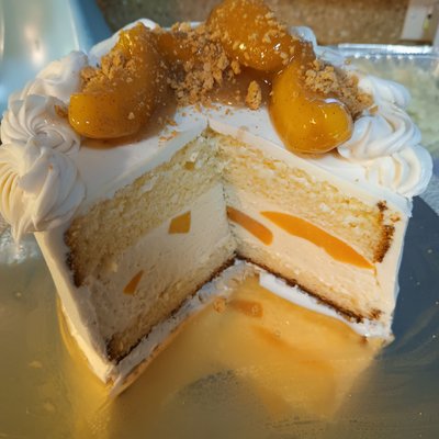  6 inch 3 Layer Peach Cobbler Cheesecake