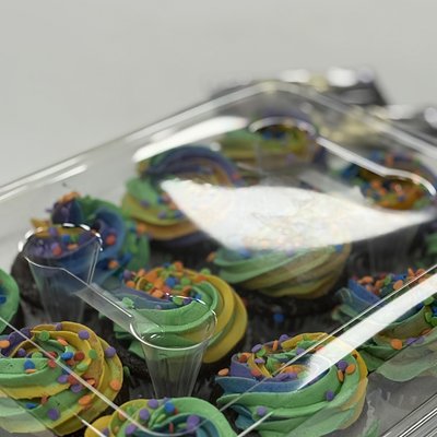 Dozen Cupcakes * No Design *