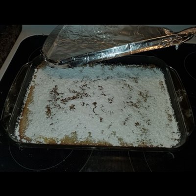 Lemon Bars With Powered Sugar 